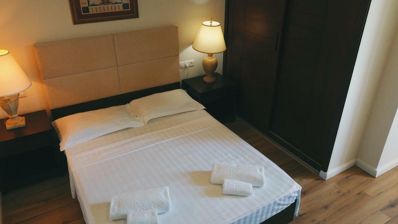 Belgrade Rustaveli Hotel コブレチ エクステリア 写真